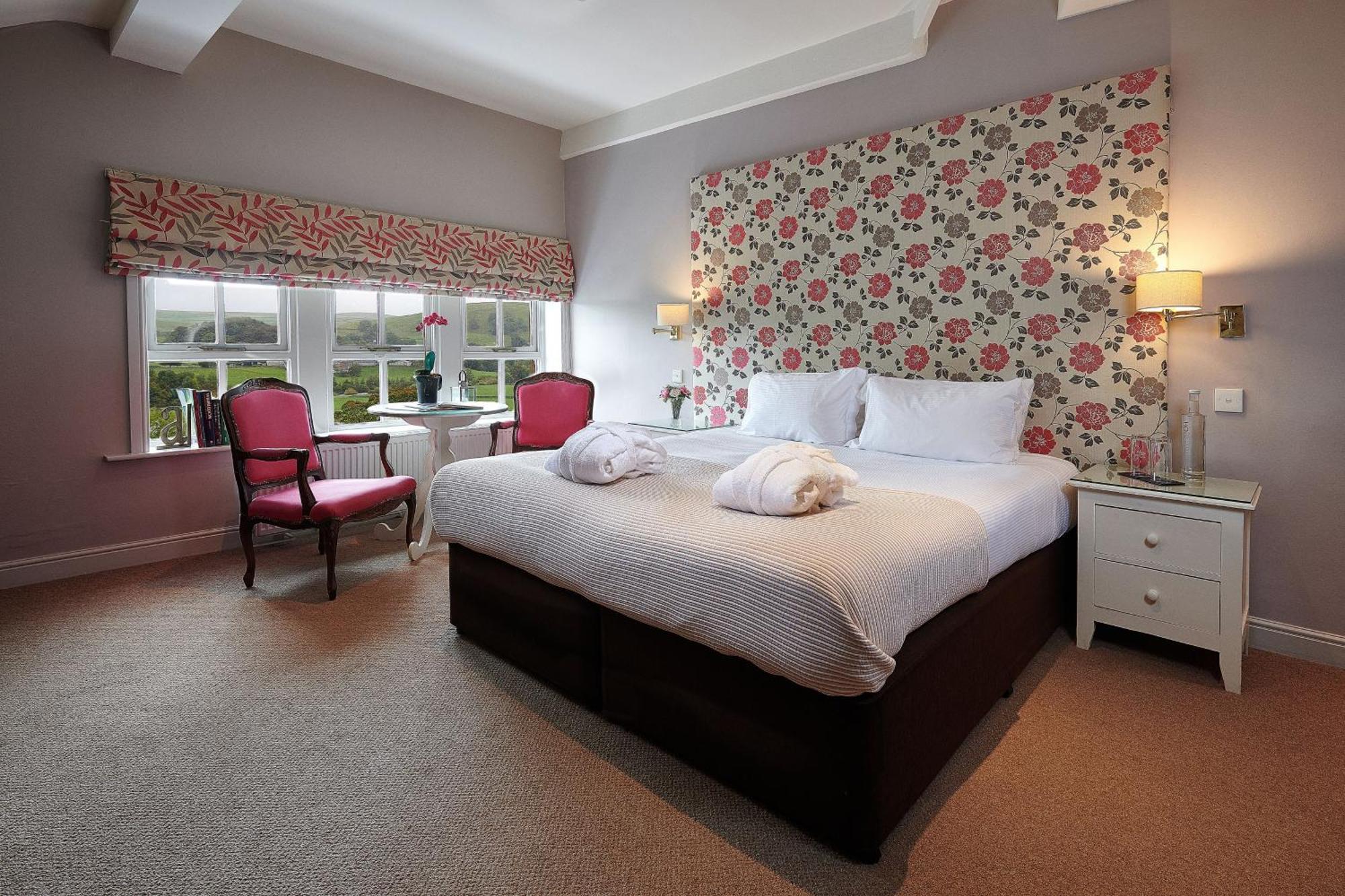 The Fell Hotel Бернсолл Экстерьер фото
