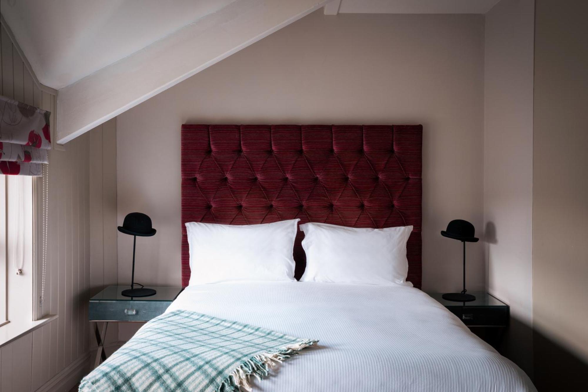 The Fell Hotel Бернсолл Экстерьер фото
